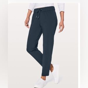 Lululemon on the fly blue ankle pants